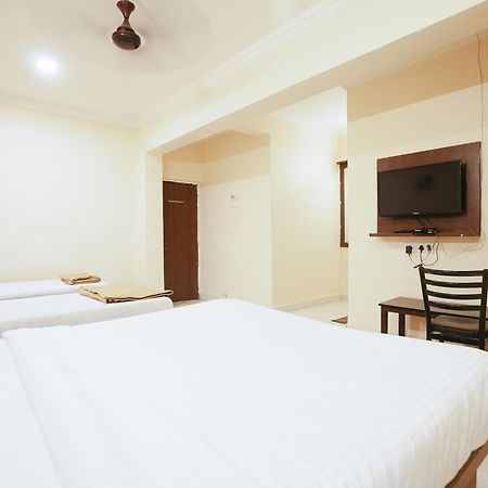 Hotel Della Comfort Near Ambreshwar Shiv Mandir, Ambernath Amarnāth Kültér fotó