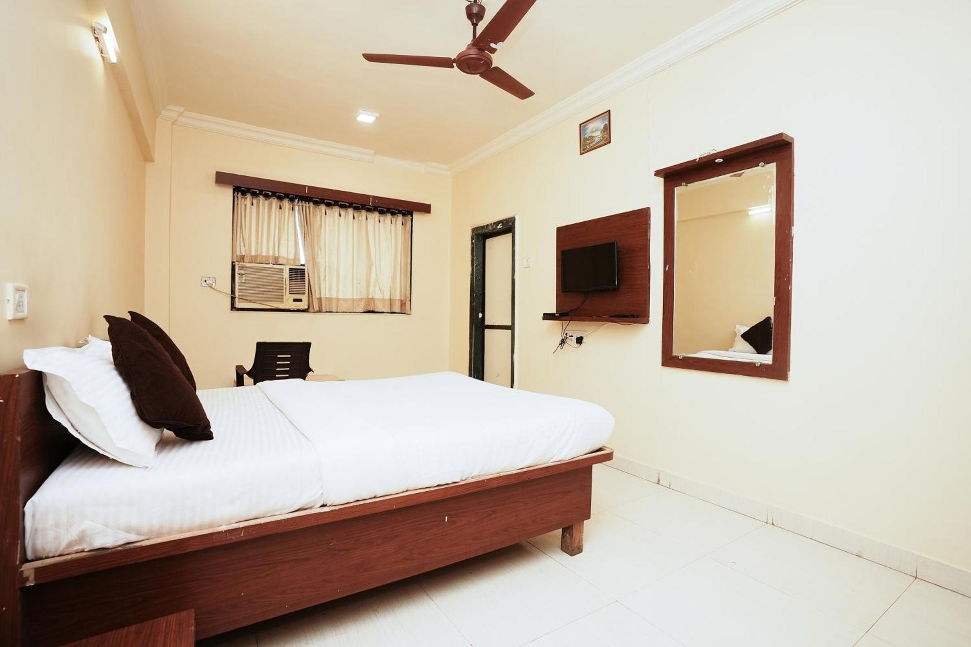 Hotel Della Comfort Near Ambreshwar Shiv Mandir, Ambernath Amarnāth Kültér fotó