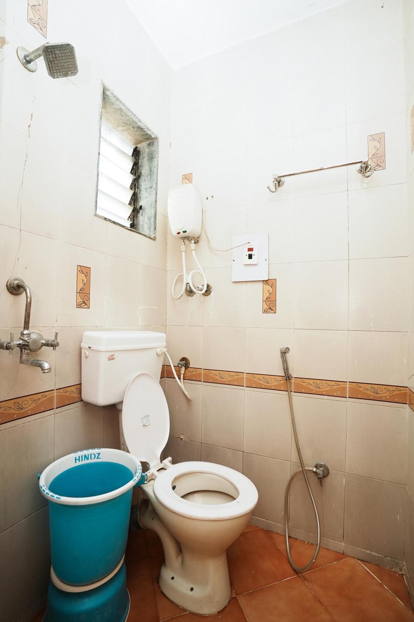 Hotel Della Comfort Near Ambreshwar Shiv Mandir, Ambernath Amarnāth Kültér fotó