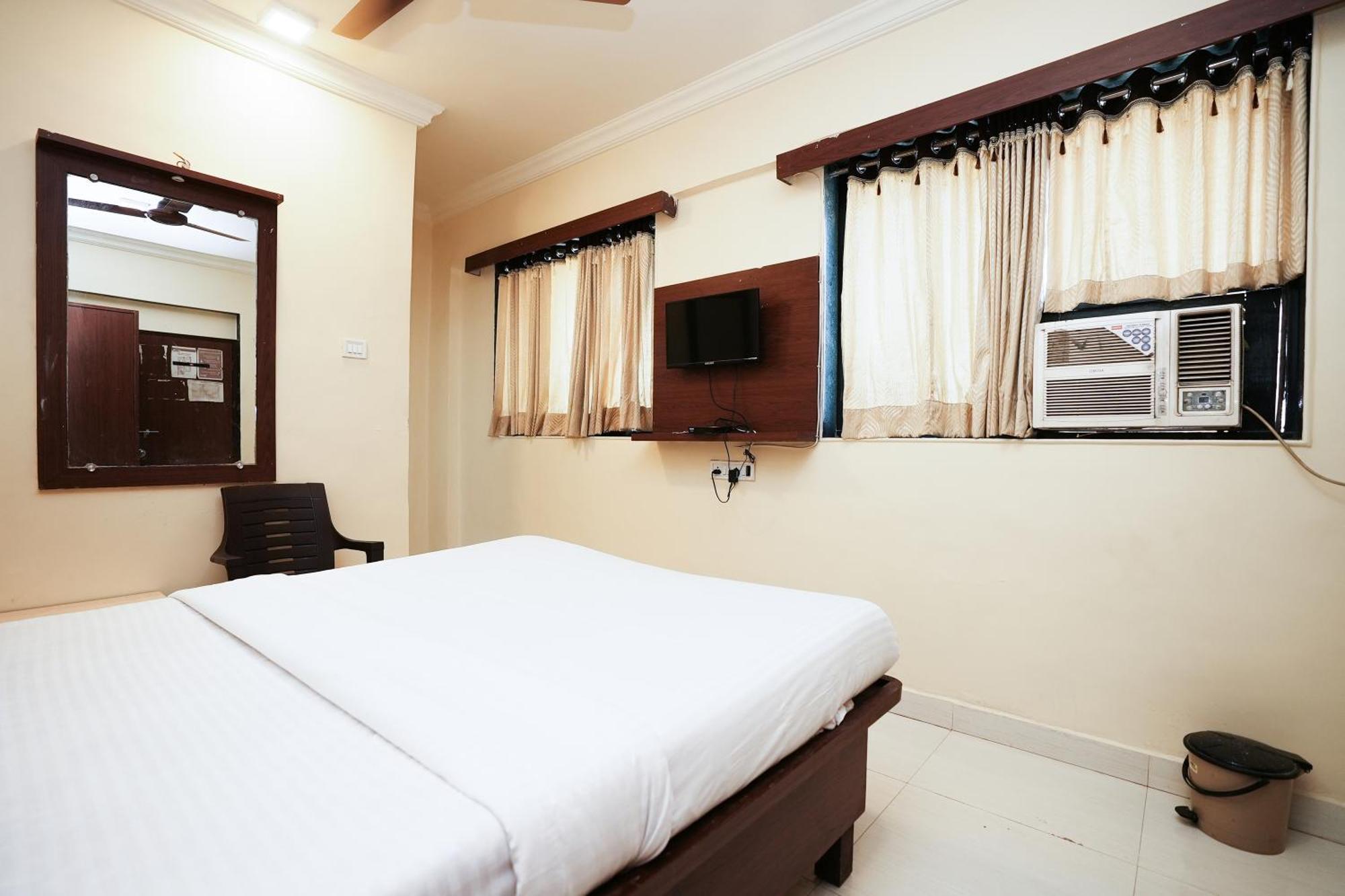 Hotel Della Comfort Near Ambreshwar Shiv Mandir, Ambernath Amarnāth Kültér fotó