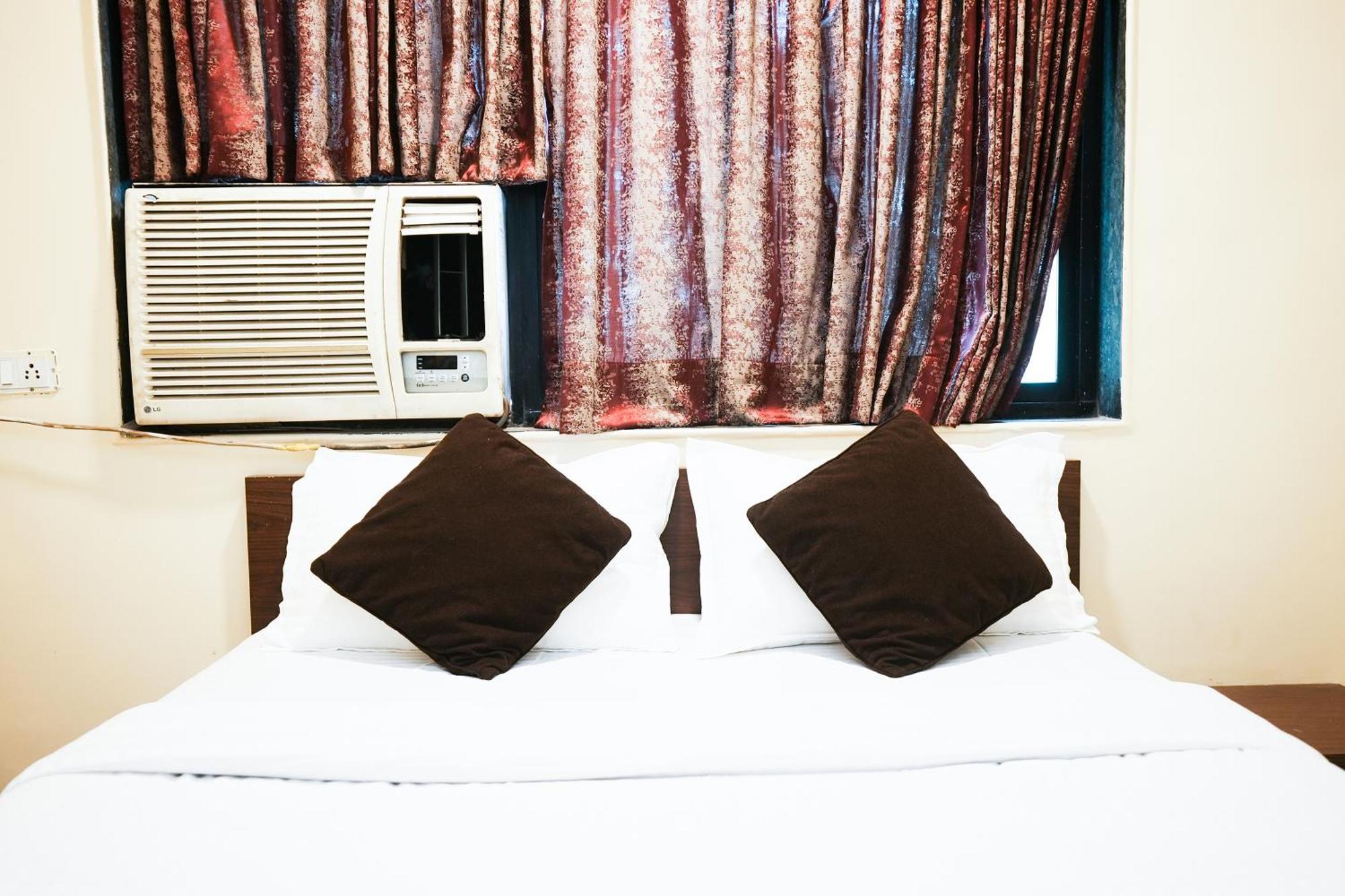 Hotel Della Comfort Near Ambreshwar Shiv Mandir, Ambernath Amarnāth Kültér fotó